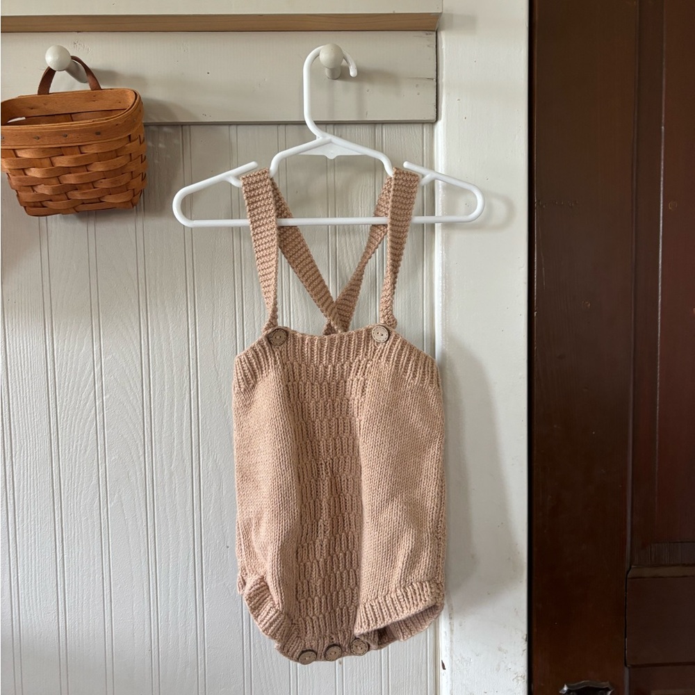 Babytoly knitted romper